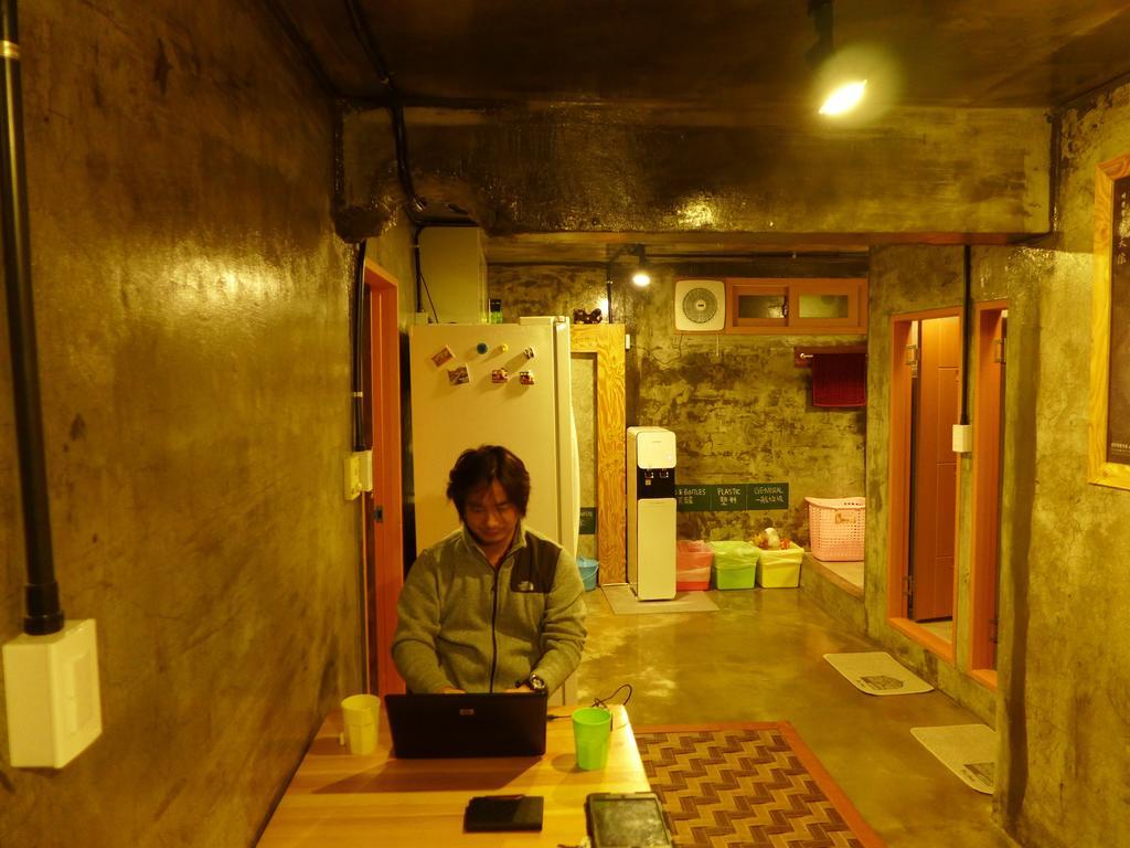 Bong Backpackers Hostel Seoul Room photo