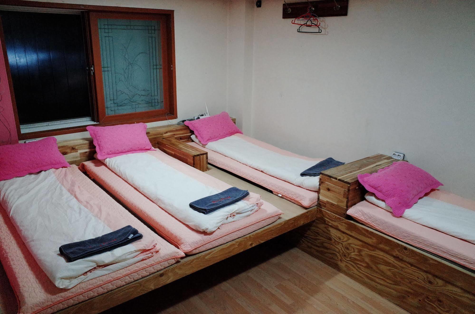 Bong Backpackers Hostel Seoul Exterior photo