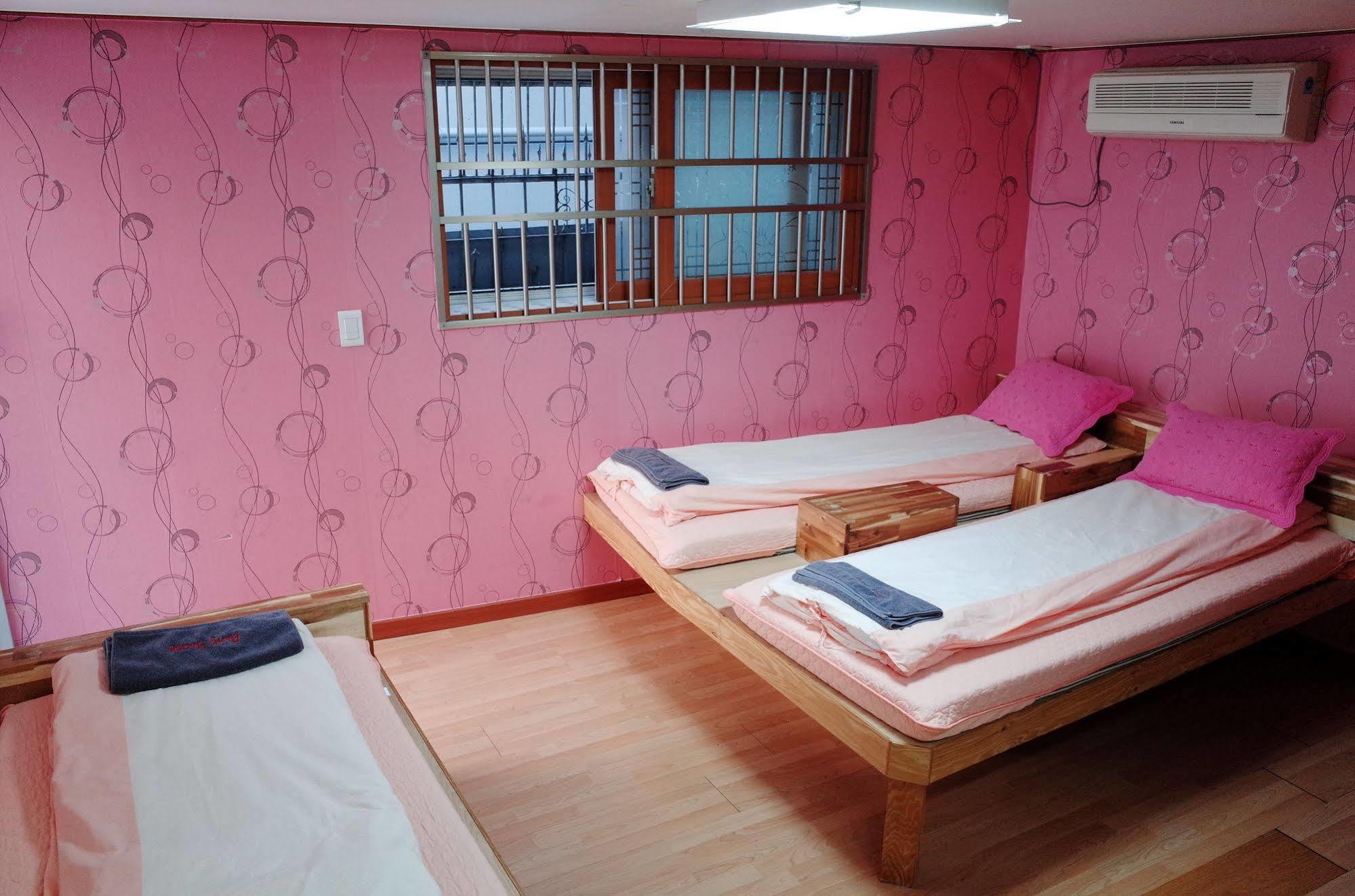 Bong Backpackers Hostel Seoul Exterior photo