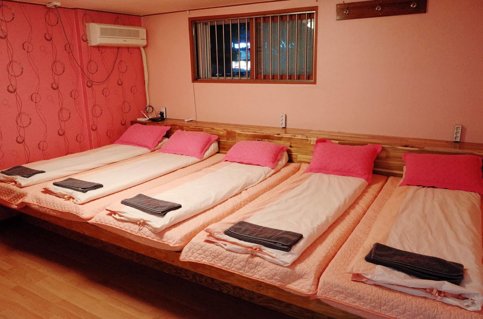 Bong Backpackers Hostel Seoul Exterior photo